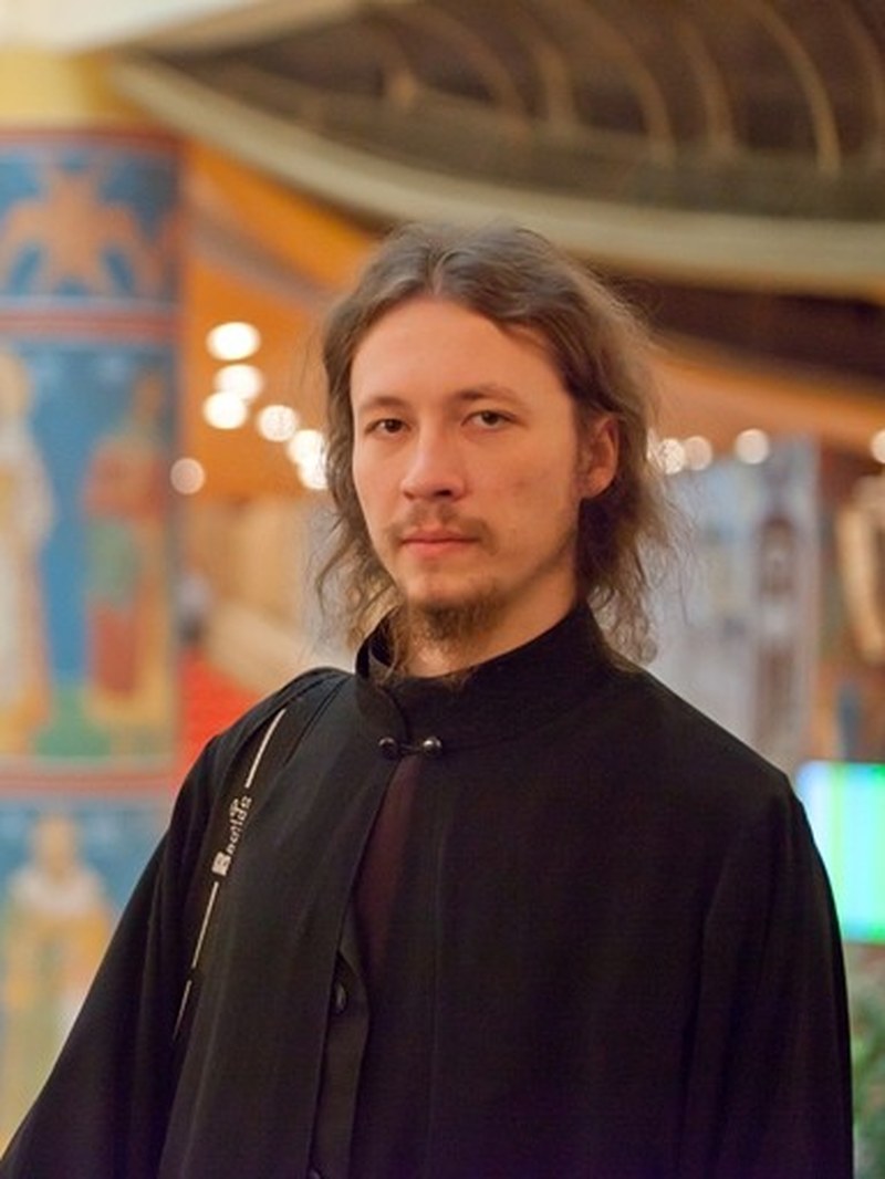 Священник Александр Овчинников
